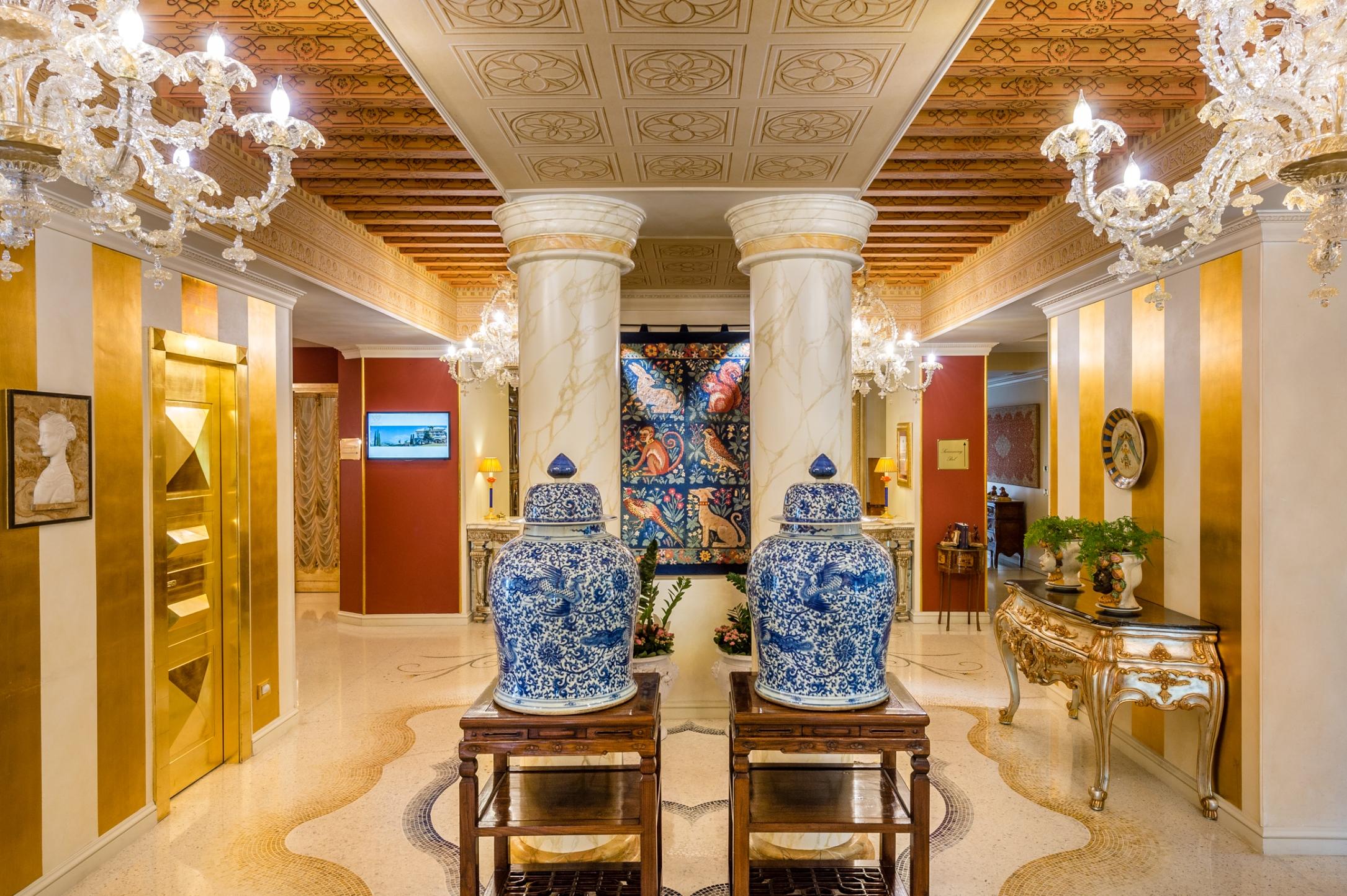E Palazzo Aminta Hotel 5*